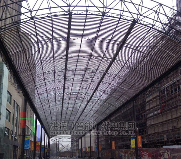 中央廣場(chǎng)led天幕鋼構(gòu)現(xiàn)場(chǎng)